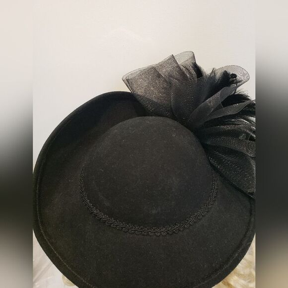 Deborah New York Wool Hat - Picture 4 of 6